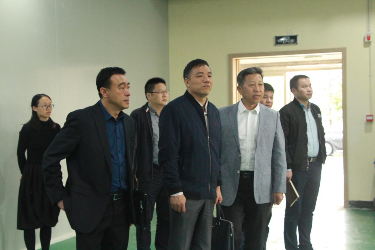 市經(jīng)信委毛必土副主任蒞臨溫州大學(xué)激光與光電智能制造研究院 調(diào)研產(chǎn)業(yè)轉(zhuǎn)型升級(jí) 市經(jīng)信委毛必土副主任蒞臨溫州大學(xué)激光與光電智能制造研究院 調(diào)研產(chǎn)業(yè)轉(zhuǎn)型升級(jí)
