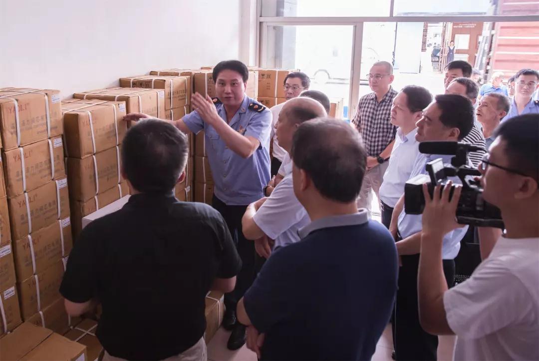 培育好水暖市場 保障行業(yè)健康發(fā)展——副省長鄭建閩到南安調(diào)研市場監(jiān)管工作 培育好水暖市場 保障行業(yè)健康發(fā)展——副省長鄭建閩到南安調(diào)研市場監(jiān)管工作