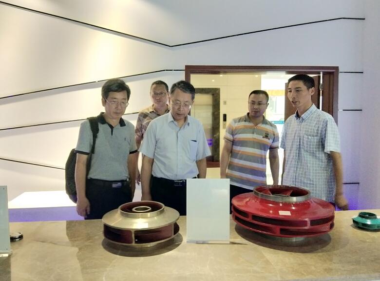 省機(jī)械工業(yè)聯(lián)合會(huì)忻鶴齡秘書長一行蒞臨新達(dá)泵閥調(diào)研 省機(jī)械工業(yè)聯(lián)合會(huì)忻鶴齡秘書長一行蒞臨新達(dá)泵閥調(diào)研