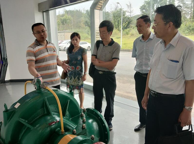 省機(jī)械工業(yè)聯(lián)合會(huì)忻鶴齡秘書長一行蒞臨新達(dá)泵閥調(diào)研 省機(jī)械工業(yè)聯(lián)合會(huì)忻鶴齡秘書長一行蒞臨新達(dá)泵閥調(diào)研