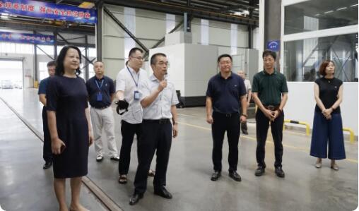 寧波市總工會韓彭軍副主席一行赴寧興特鋼集團高溫慰問 寧波市總工會韓彭軍副主席一行赴寧興特鋼集團高溫慰問
