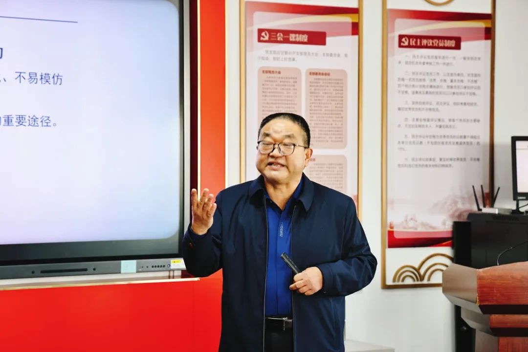 艾坦姆召開“決戰(zhàn)十二月,整裝再出發(fā)”暨精益管理執(zhí)行力培訓(xùn)大會 艾坦姆召開“決戰(zhàn)十二月,整裝再出發(fā)”暨精益管理執(zhí)行力培訓(xùn)大會