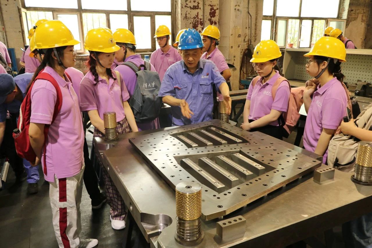 哈電電機(jī)再添國家級技能大師工作室 哈電電機(jī)再添國家級技能大師工作室
